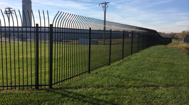 Commercial fencing in Dothan